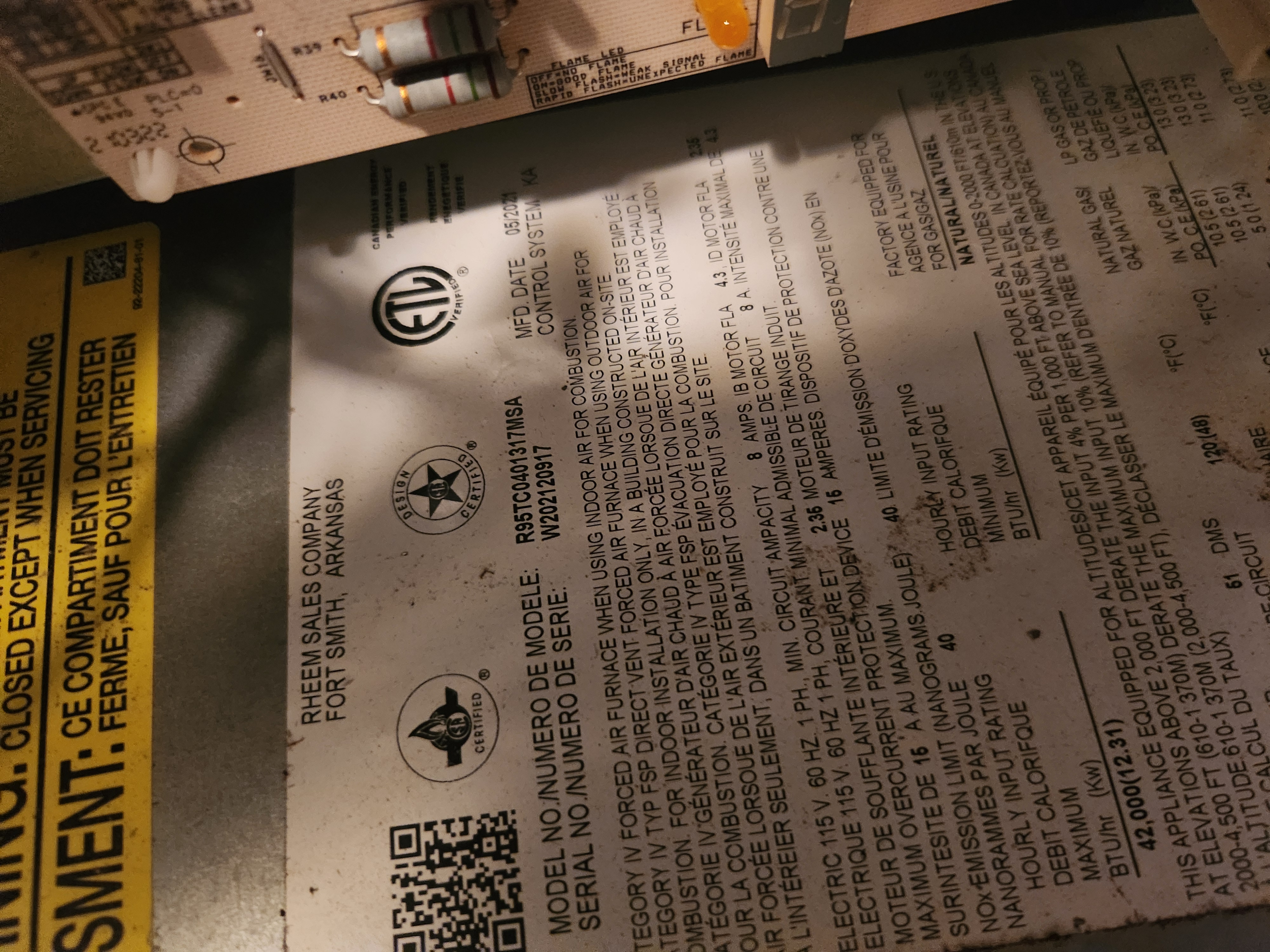 A sparkling clean commercial bathroom sink, achieved by using baking soda and vinegar, is prominently displayed. Inspectors are shown in the background, ensuring the thoroughness of the mold cleaning process. The image highlights the effectiveness of the cleaning method and the dedication to maintaining a mold-free environment.