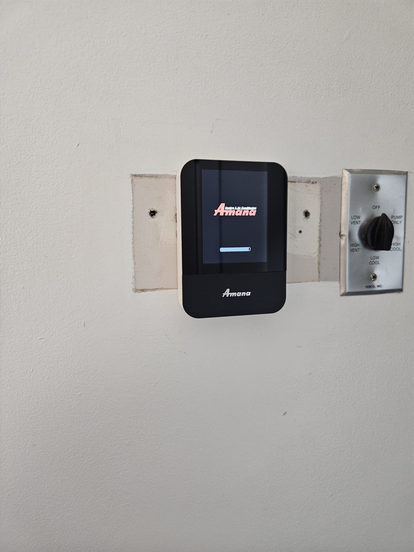 Image depicting air conditioning maintenance, highlighting emergency AC repair services and nearby duct cleaning options. Find local aircon cleaning for optimal performance and air quality.