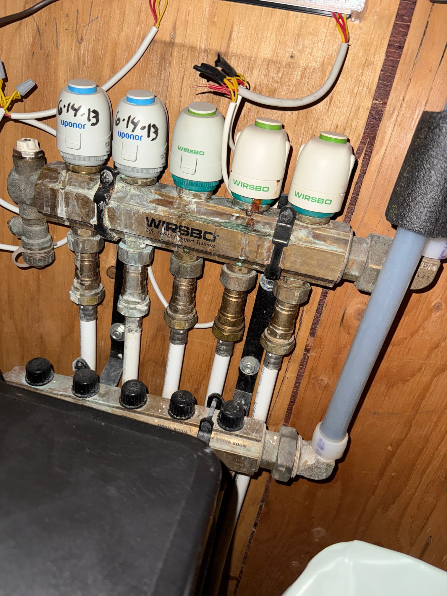 A sewer pipe inspection camera, also known as a main sewer camera, is used for sewage inspection to identify blockages and damage within underground pipes. This specialized equipment provides a visual assessment, ensuring effective plumbing maintenance.