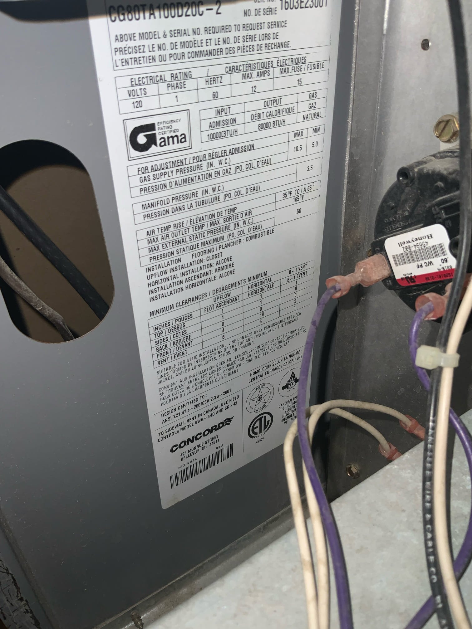 Commercial HVAC service by experienced air conditioning contractors ensures optimal performance of outdoor air conditioning units. Expert maintenance for reliable cooling in commercial buildings.