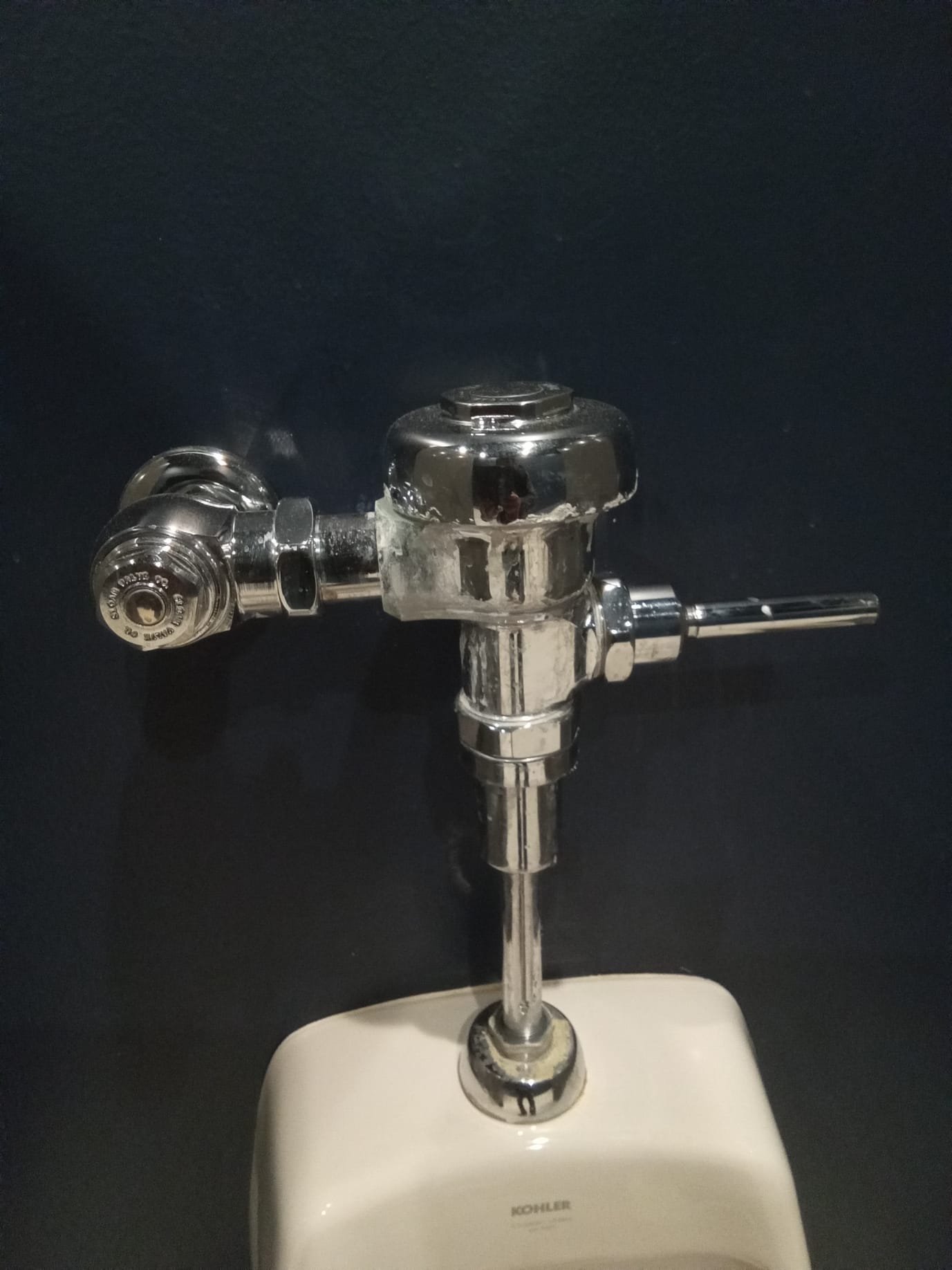 Commercial bathroom mold cleanup services. Image shows a sparkling clean sink, achieved with baking soda, representing our thorough mold remediation and repair services for a healthy and hygienic commercial space.