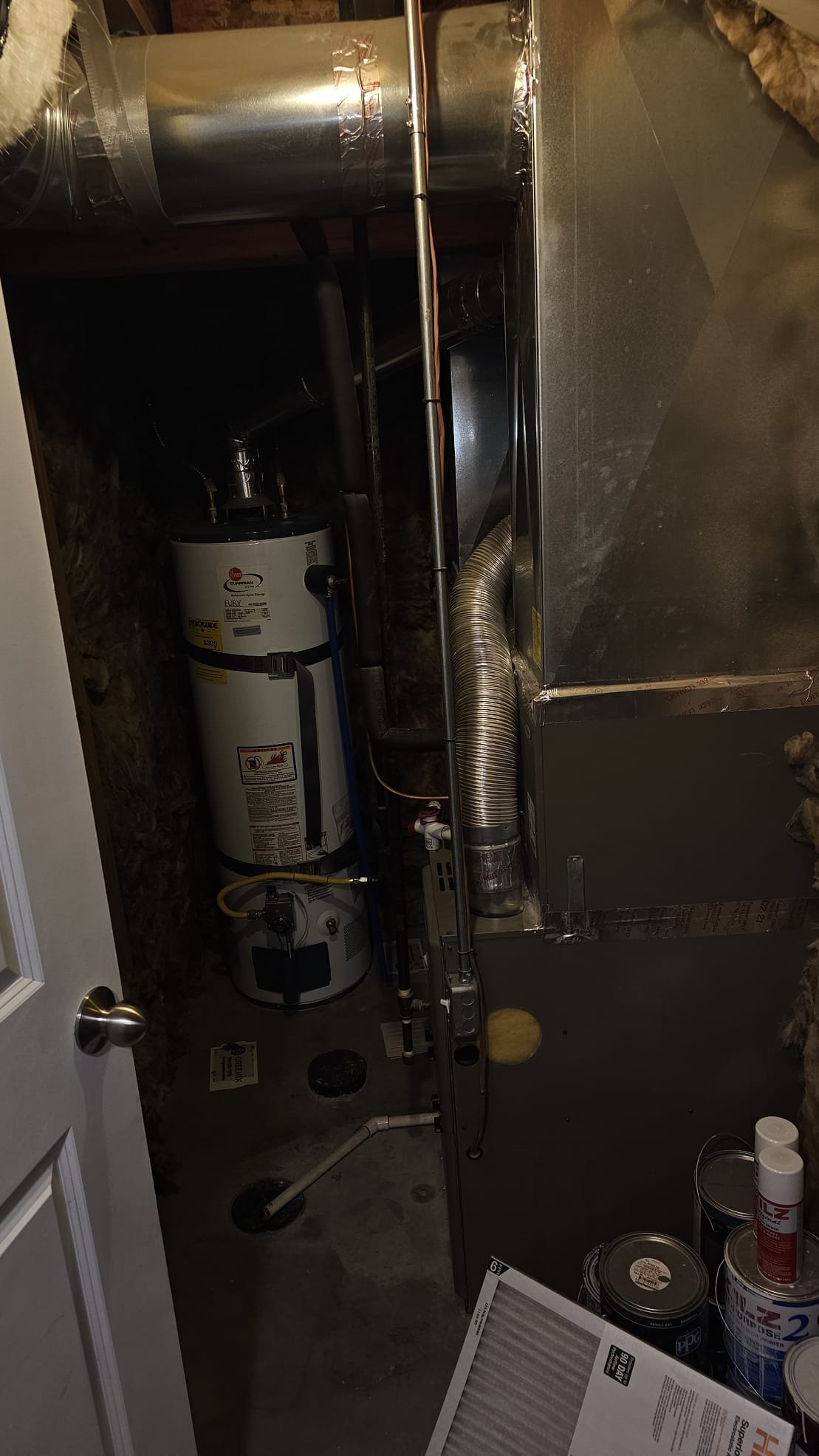 Image of a modern refrigerated air conditioning unit in a Spanish Fork, Utah home. Visually demonstrates the benefits of upgrading to a new type of air conditioning, highlighting energy efficiency and improved home comfort.