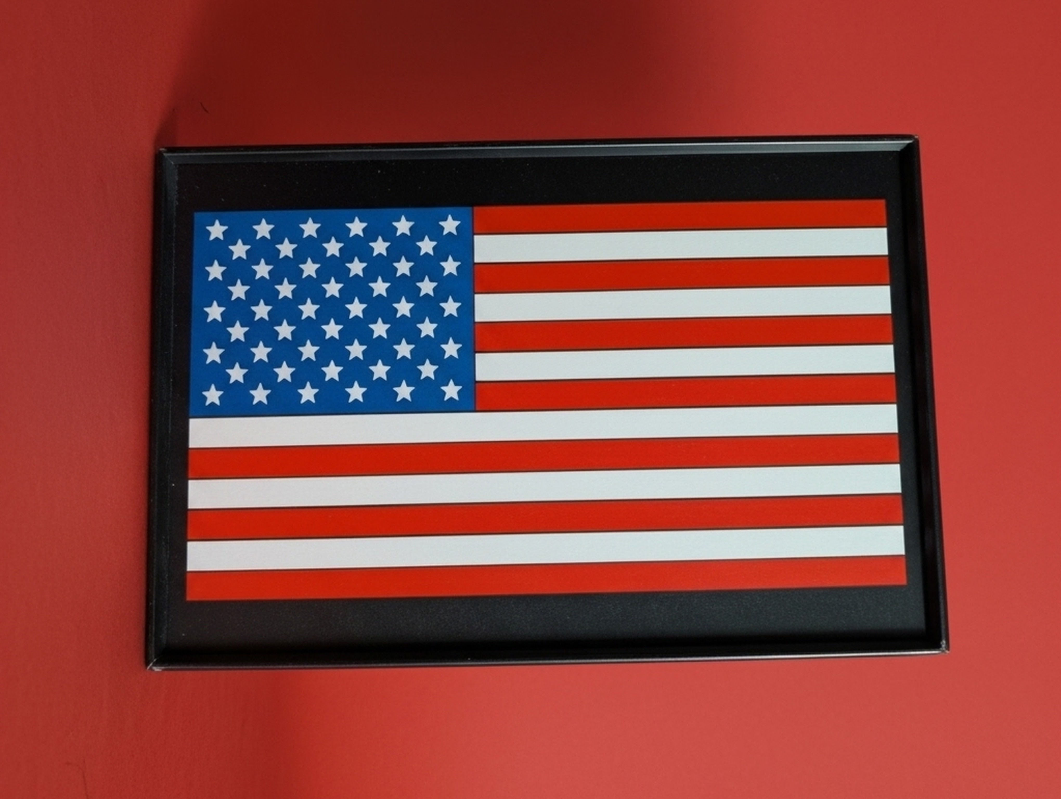 AMERICAN FLAG DUMP TRAY