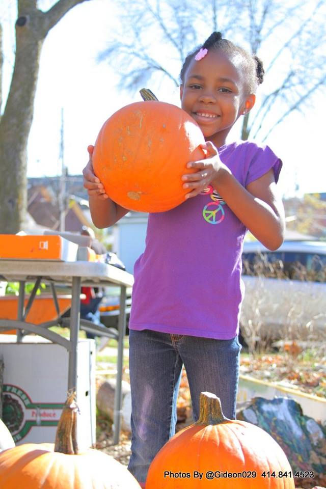 PUMPKIN CARVING
