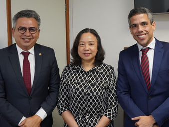 Jarbas Filho recebe visita da Cônsul-Geral da China, Lan Heping, na Alepe