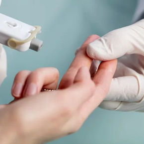 Premier test rapide pour le Covid-19 mis sur le marché par une PME bretonne