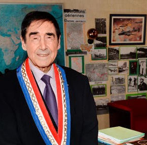 Insolite : à 97 ans, ce maire envisage de se représenter un 9e mandat