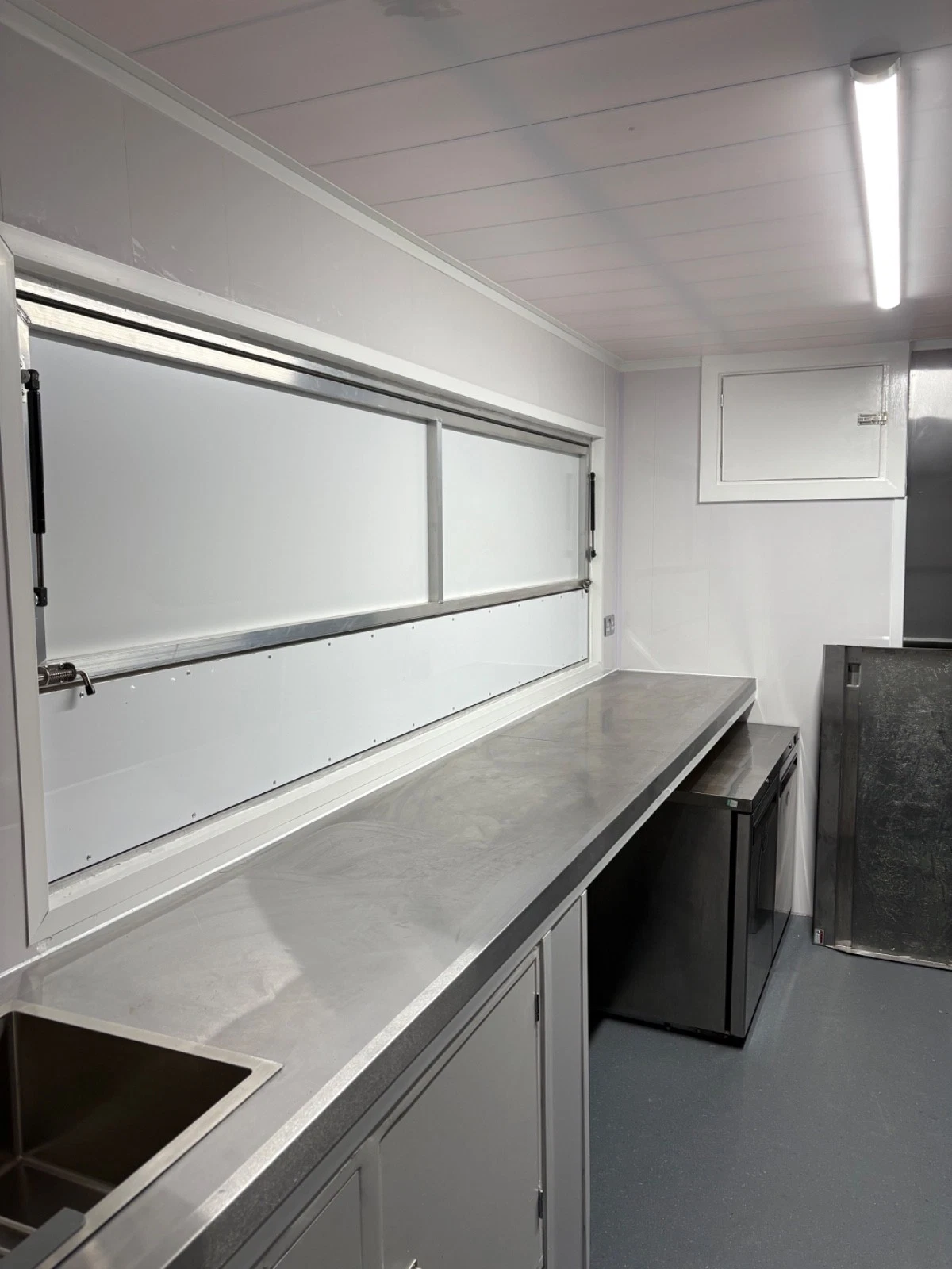 2026 Empire Trailers Brand NEW Catering Van, Food truck ideal for festivals street food markets kitchen trailers for sale — photo 8 of 10 | Prime Trail Trailers