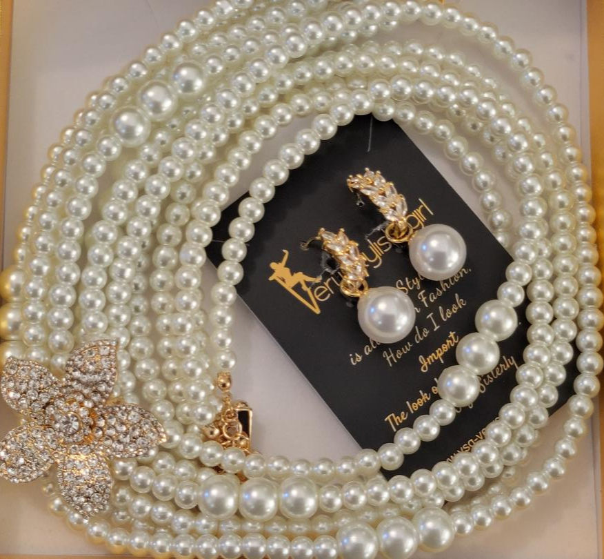 https://www.vsg-verystylishgirl.com/product-page/pearls-please-boxed-glam-set-not-your-granny-s