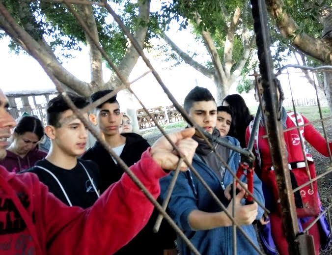  תלמידי כיתה ז' בבית הספר שחף היו הראשונים. 