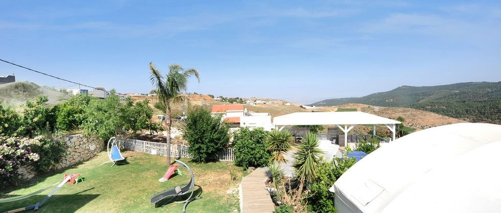 וילה עם בריכה בגליל אחוזת מרלו למשפחות במושב דלתון