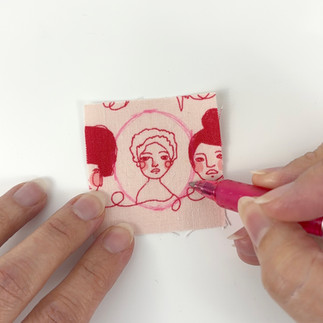 Drawing cut lines for fussy cut applique