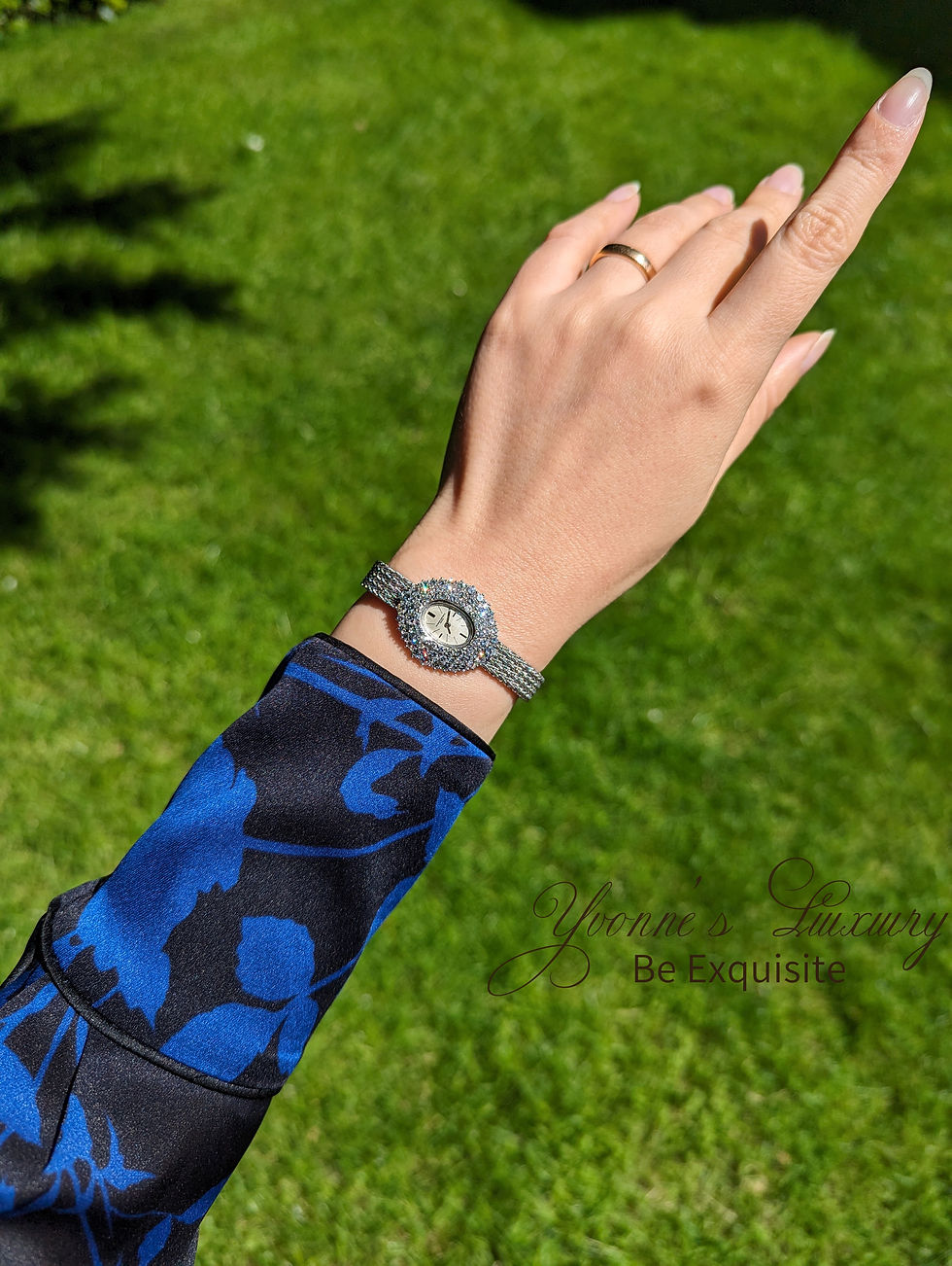 Thumbnail: Vacheron Constantin Exceptionally Rare One-Off Vintage High Jewellery Wristwatch