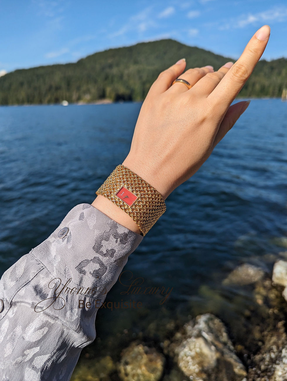 Thumbnail: Piaget Rare 18K Yellow Gold Cuff Watch Coral Dial