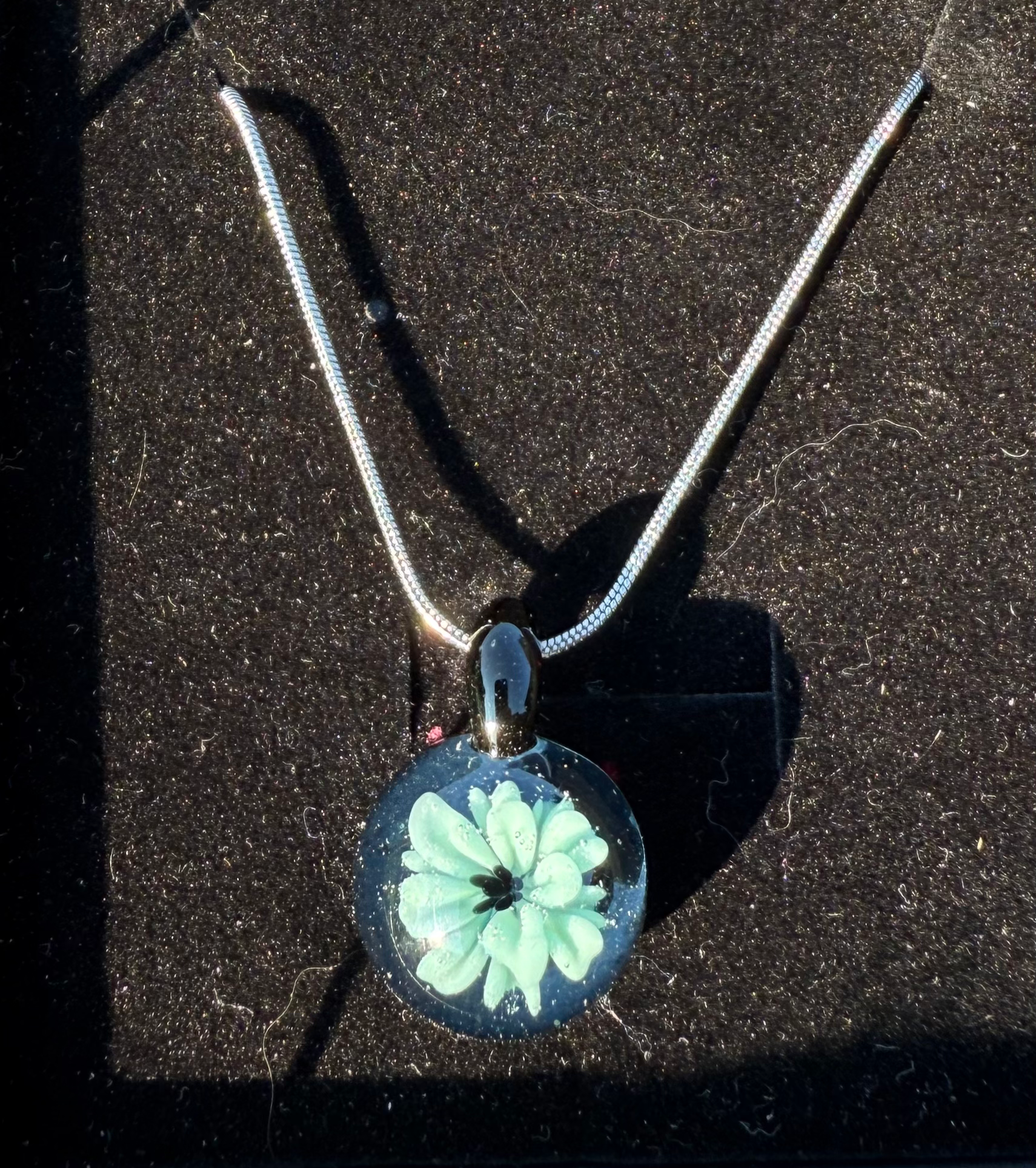 Flower pendant 