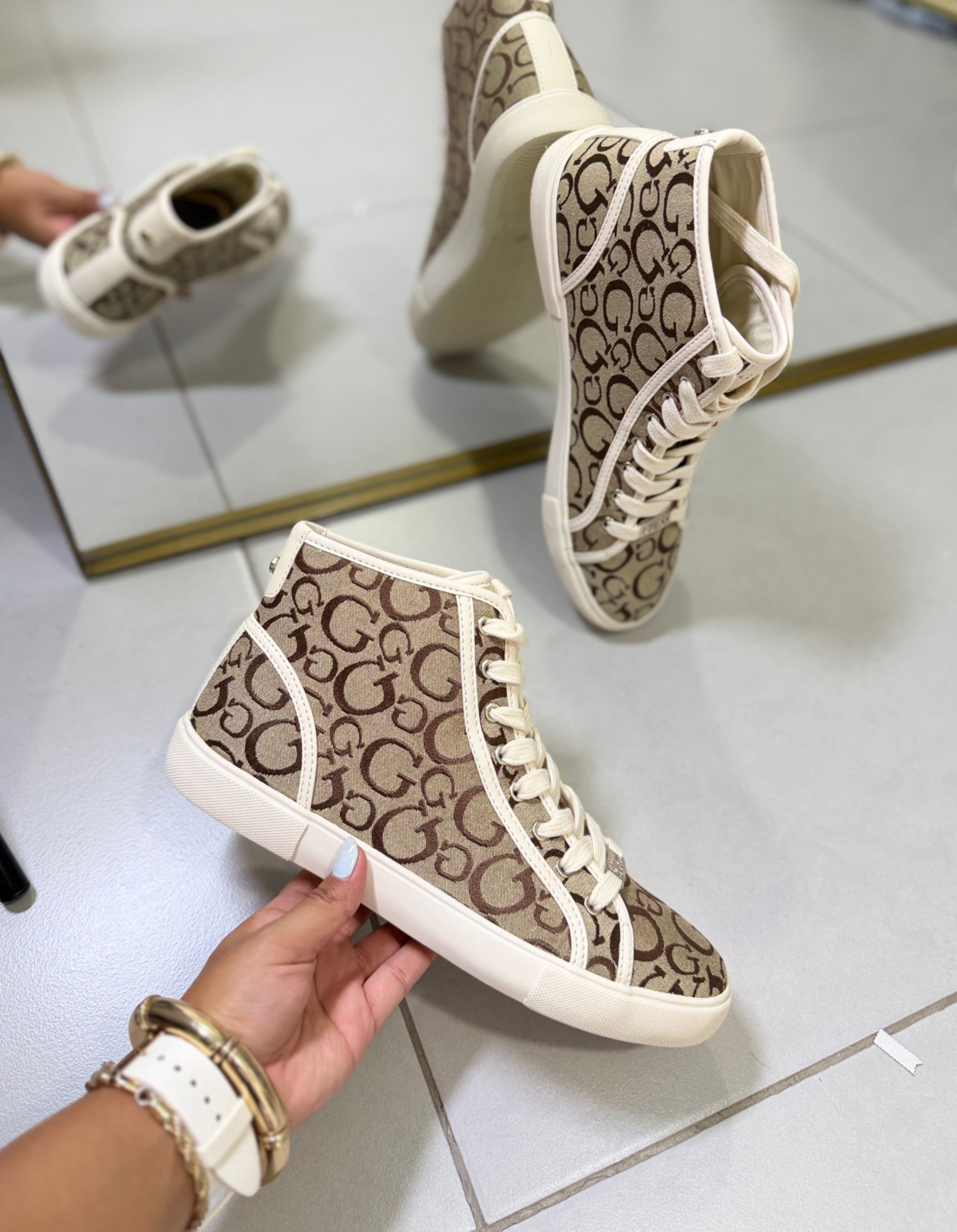 GUESS TALLA 9