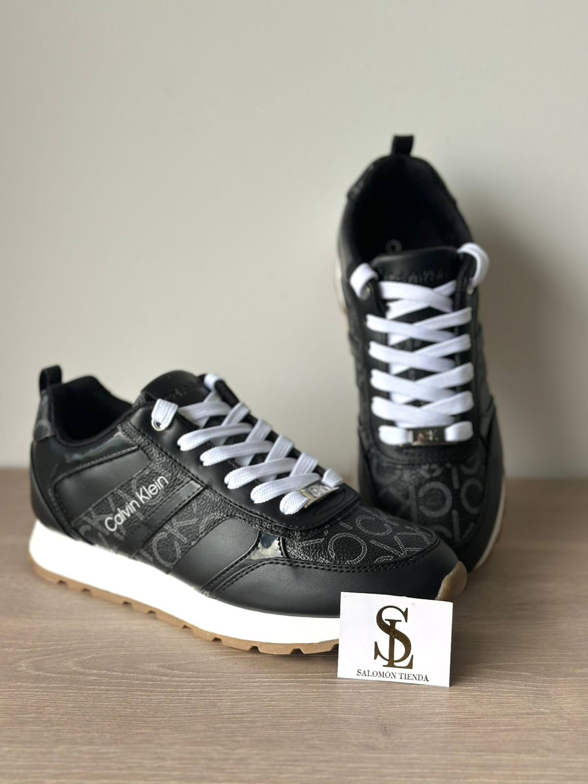 CALVIN KLEIN TALLA 7.5 y 8