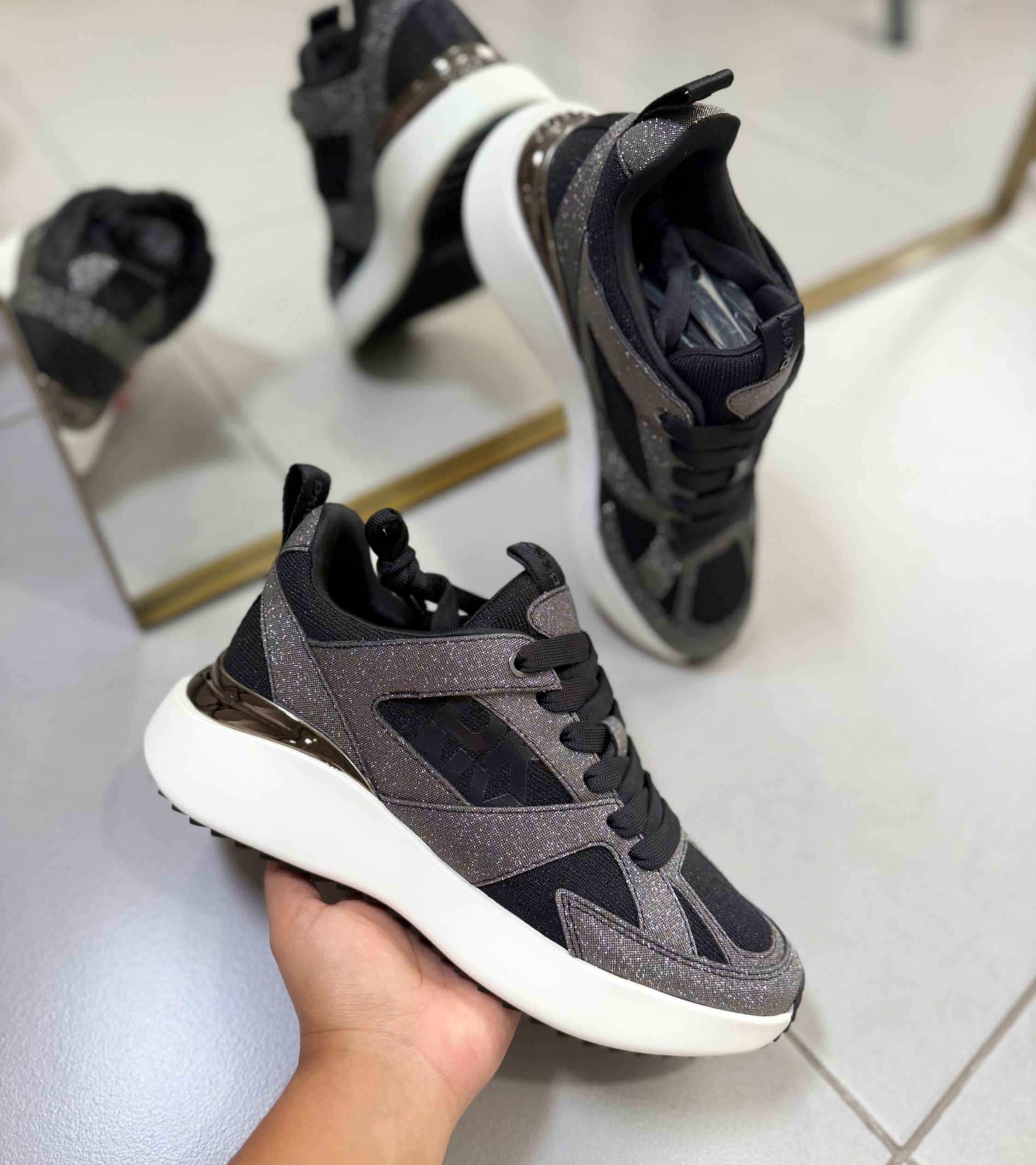 TENIS DKNY TALLA 7.5