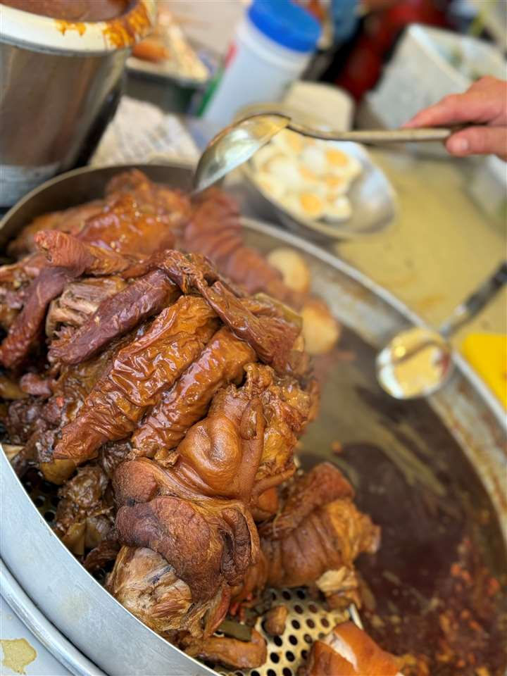 Pigs intestines braised in soy and whole spices