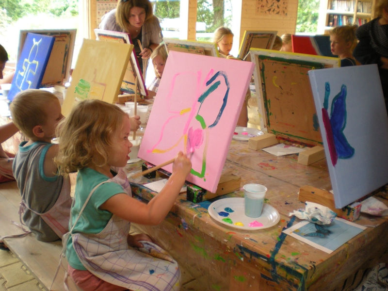 Photo of a painting activity with the children at CastelWood