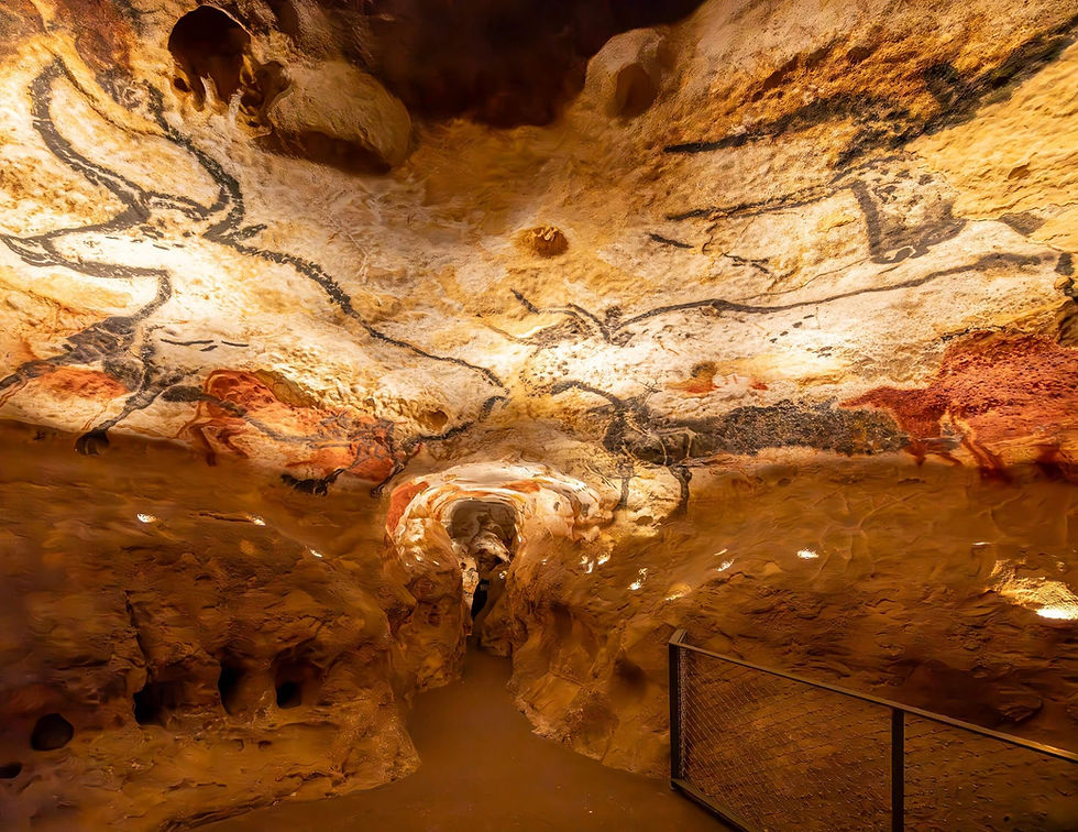 Photo de la Grotte de Lascaux IV, avec ses peintures paléolithiques