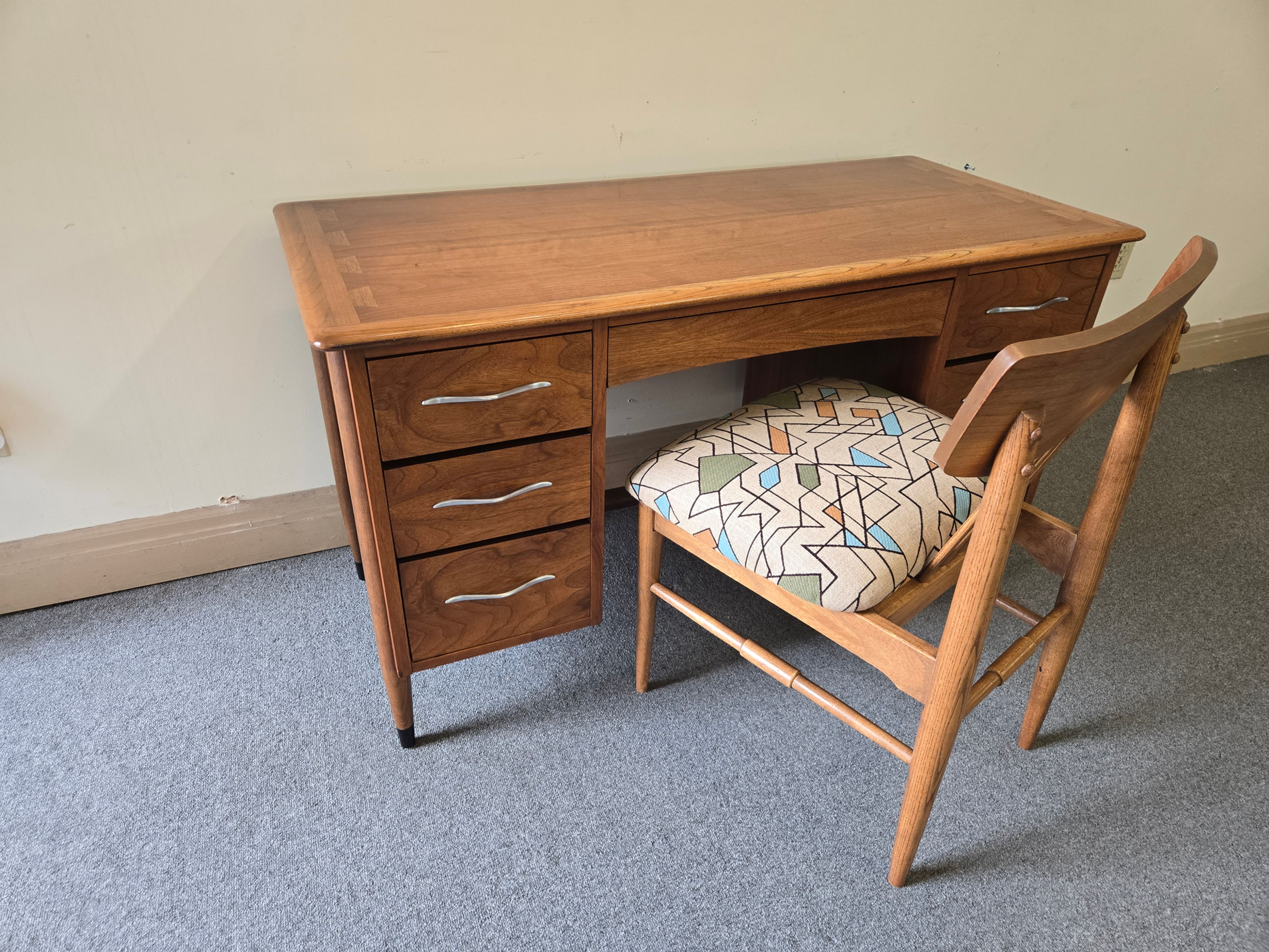 Mid-century Lane Acclaim Desk with Chair