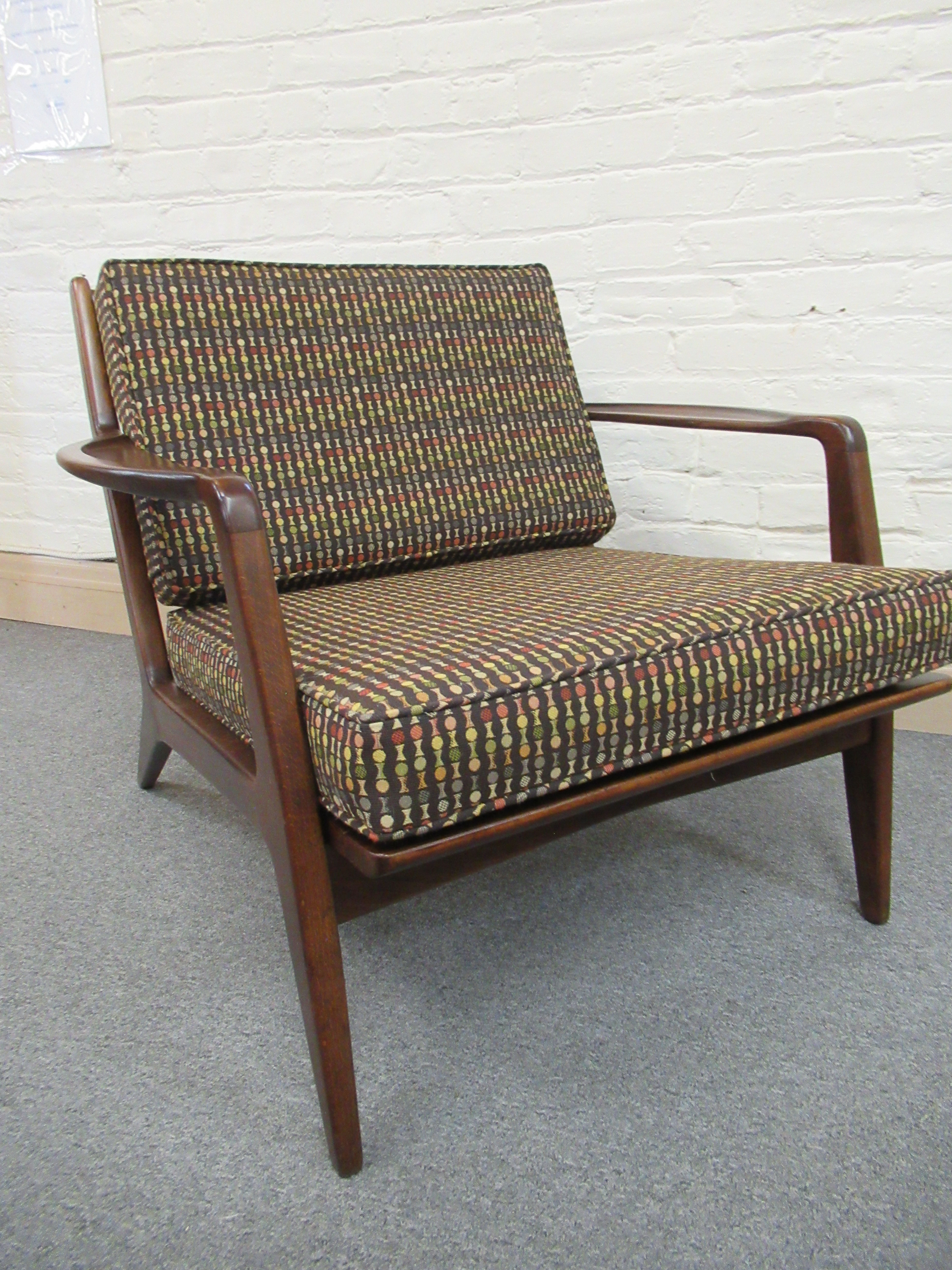 Mid-Century Lounge Chair in Walnut