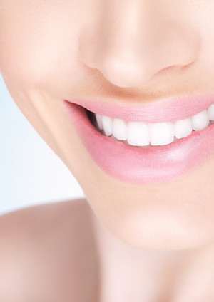 UV Light​ combined with carbamide gel restores your teeth to a natural, beautiful white.  ​ Removes stains Brighter, whiter teeth