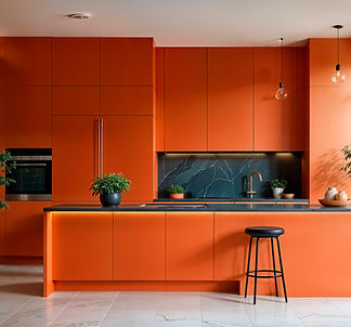 Cuisine orange moderne avec comptoir et un tabouret noir. Jfp Renovation.