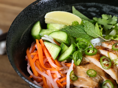 The Freshest Vietnamese Lemongrass Chicken Bowl