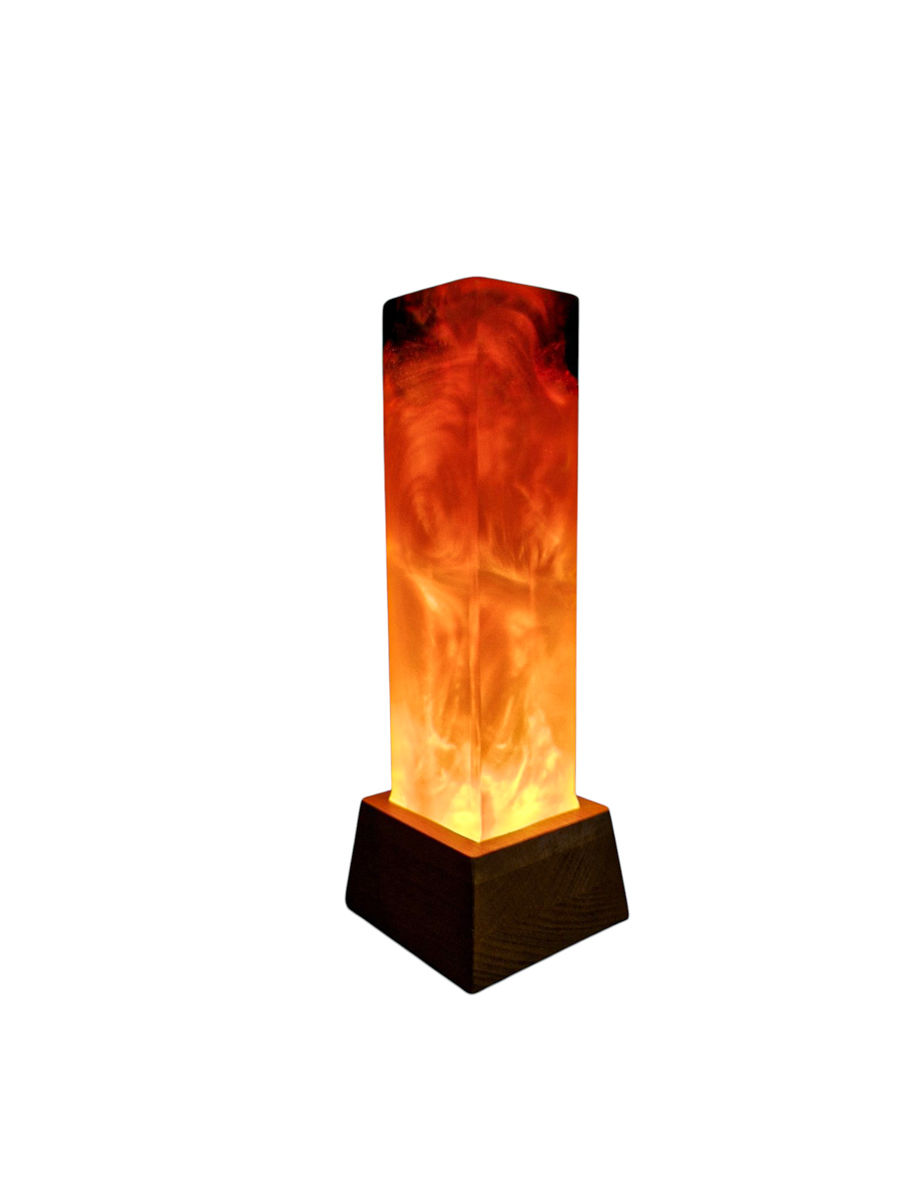 Lampe bois et résine Epoxy orange