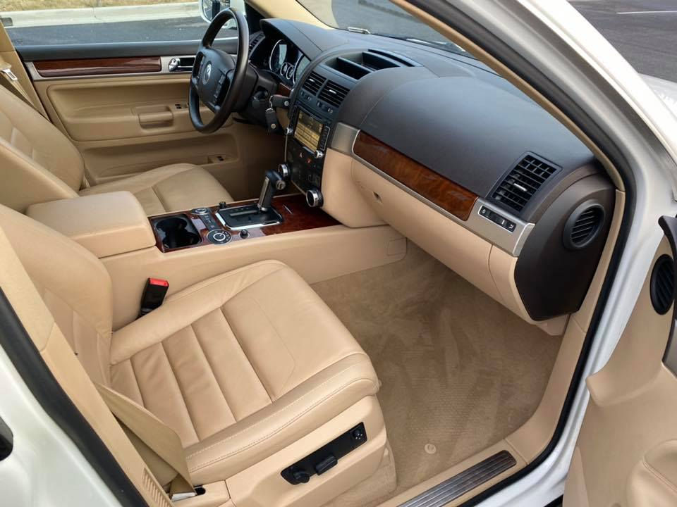 Thumbnail: 2010 Volkswagen Touareg AWD SUV DIESEL TDI 4D V6