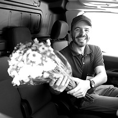 Refrigerated floral delivery