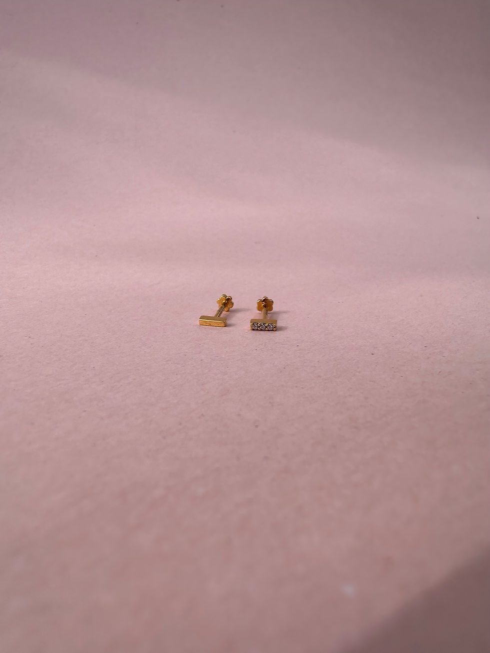 Thumbnail: Mini Bar with Stones Gold Stud Earring