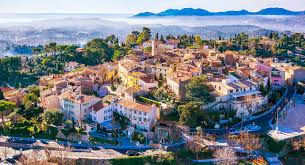 Taxe de séjour 2025 à Cannes et Mougins : Guide pratique pour les loueurs saisonnier