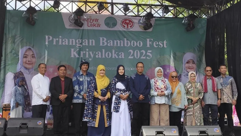 Foto acara pembukaan Priangan Bamboo Fest Kriya Loka 2025 yang diselenggarakan oleh HIMKI di Tasikmalaya, Jawa Barat.