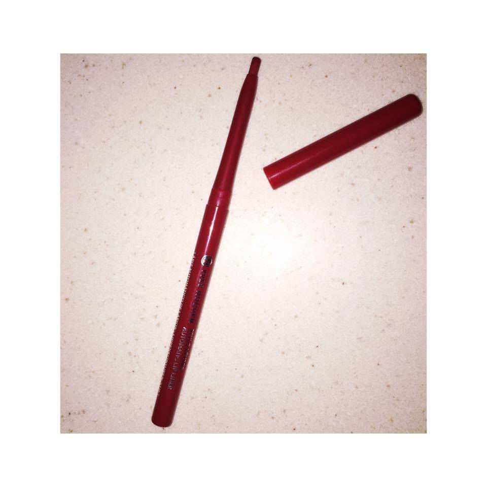 crayon à lèvres rouge de Yves Rocher