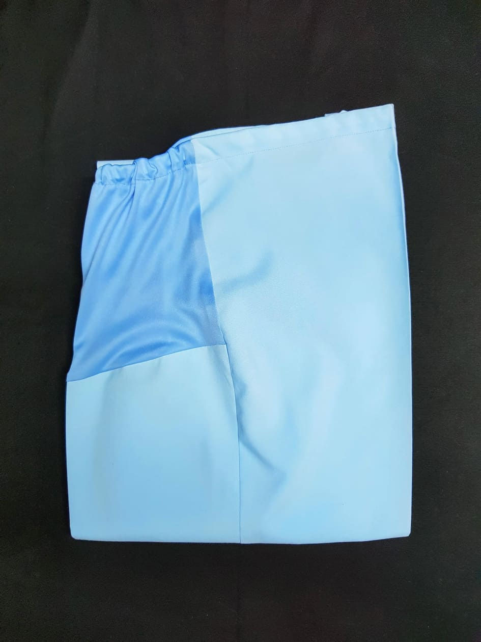 Miniatura: Uniforme de maternidad (completo)