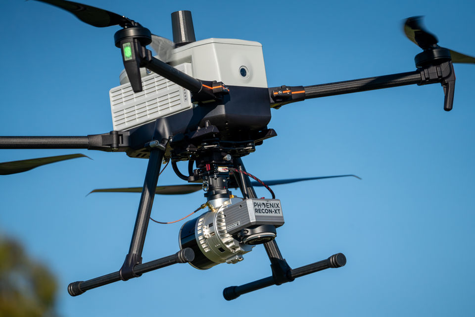 Quickly adjust the center of gravity to match your payload, ensuring stable flight with sensors, optics, or LiDAR.