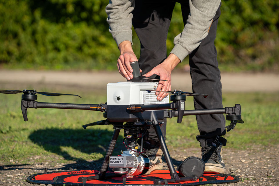 Dedicated mounting points support GNSS antennas and RTK/PPK modules for clean multispectral and PPK workflows.