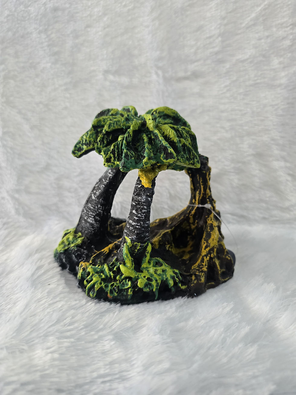 Aquarium tree cave decorator