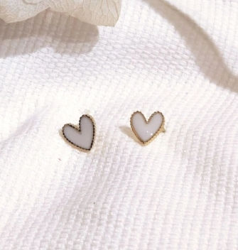Boucles d'oreilles femme puces coeurs blancs