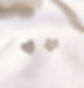 Boucles d'oreilles femme puces coeurs blancs