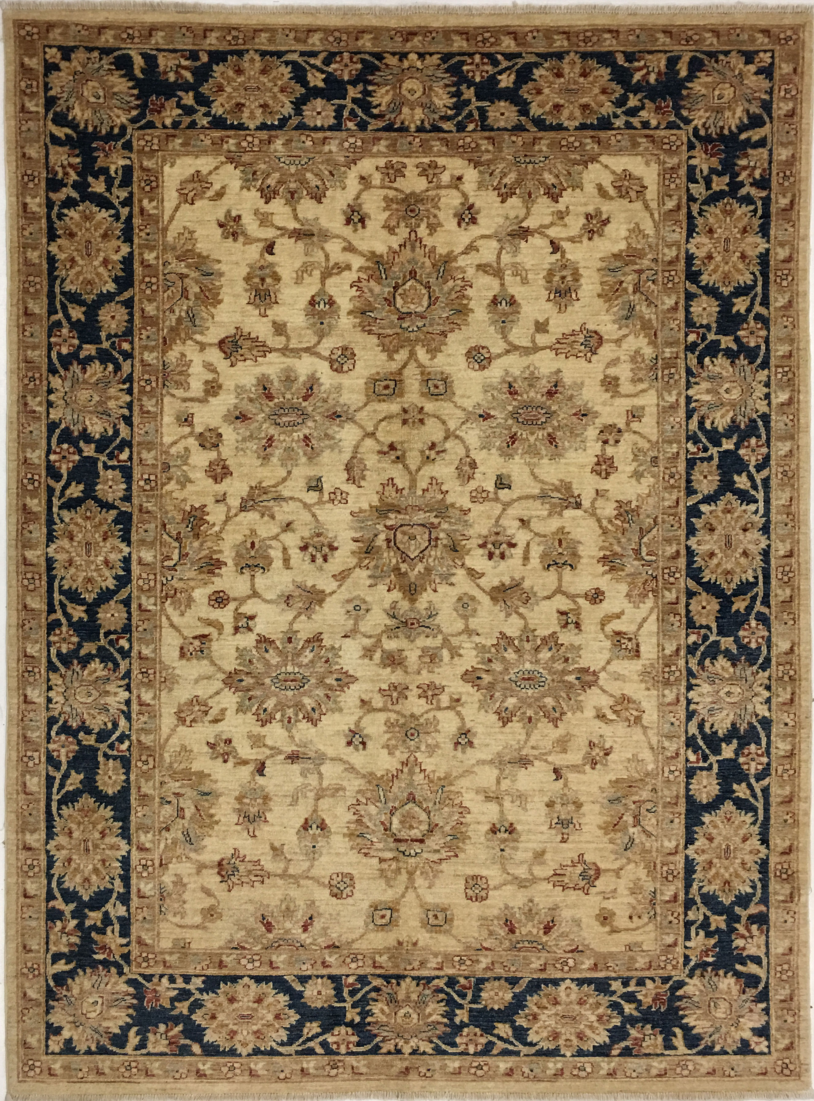 7556 OUSHAK 5' 6" X 7' 8" Wool