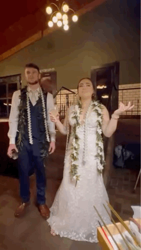 Live Wedding Painting behind the scenes by Sasha Painting Live.