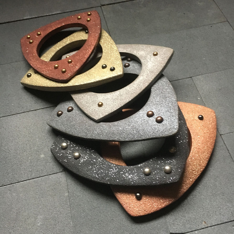 Thumbnail: antique silver trapezium