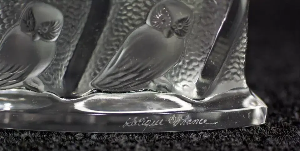 Thumbnail: Lalique Crystal Clock Hulotte