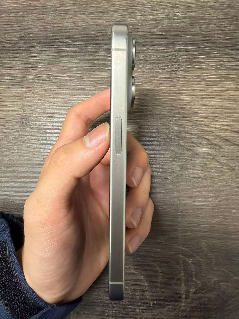 縮圖：iPhone 15 Pro 128G 原色