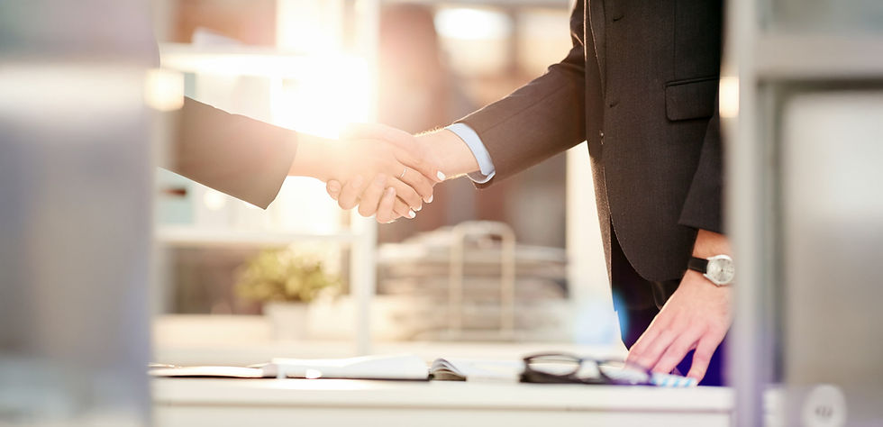Business_People_Shaking_Hands_In..._original_554002-2.jpg