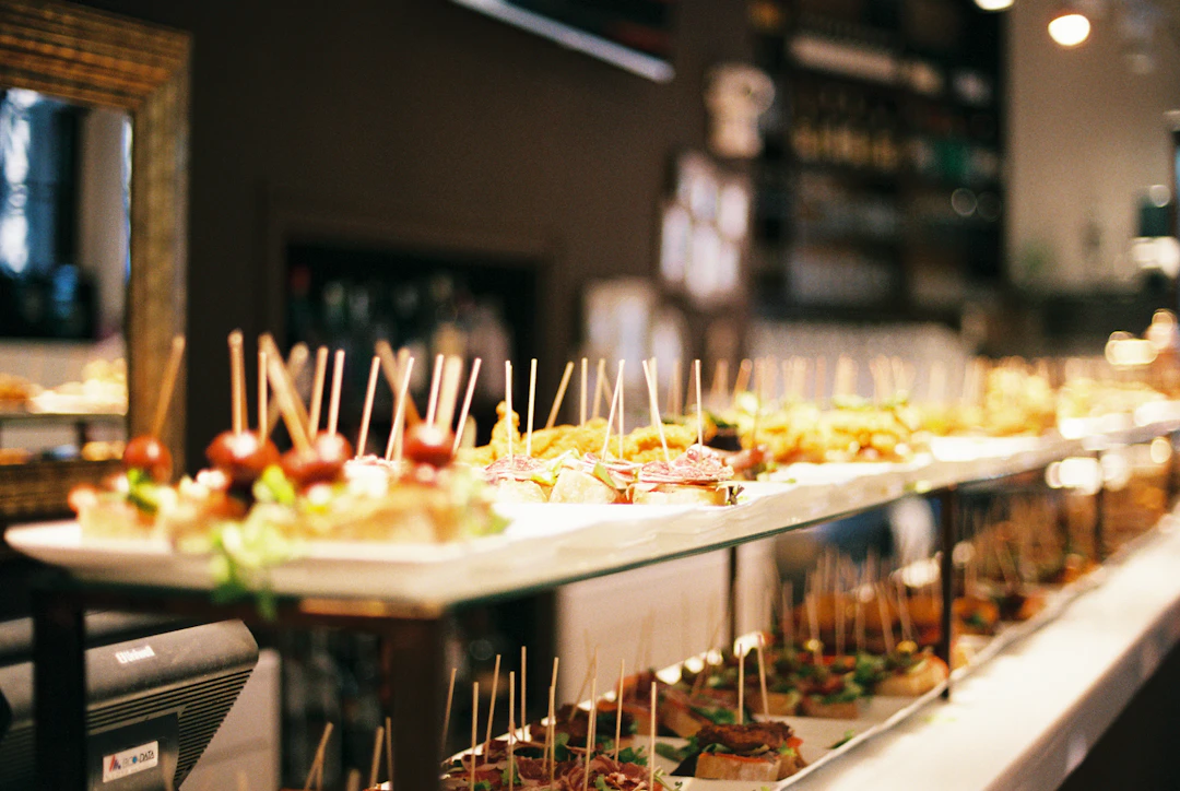 Food Planning 101: Catering vs. Potluck for Family Events